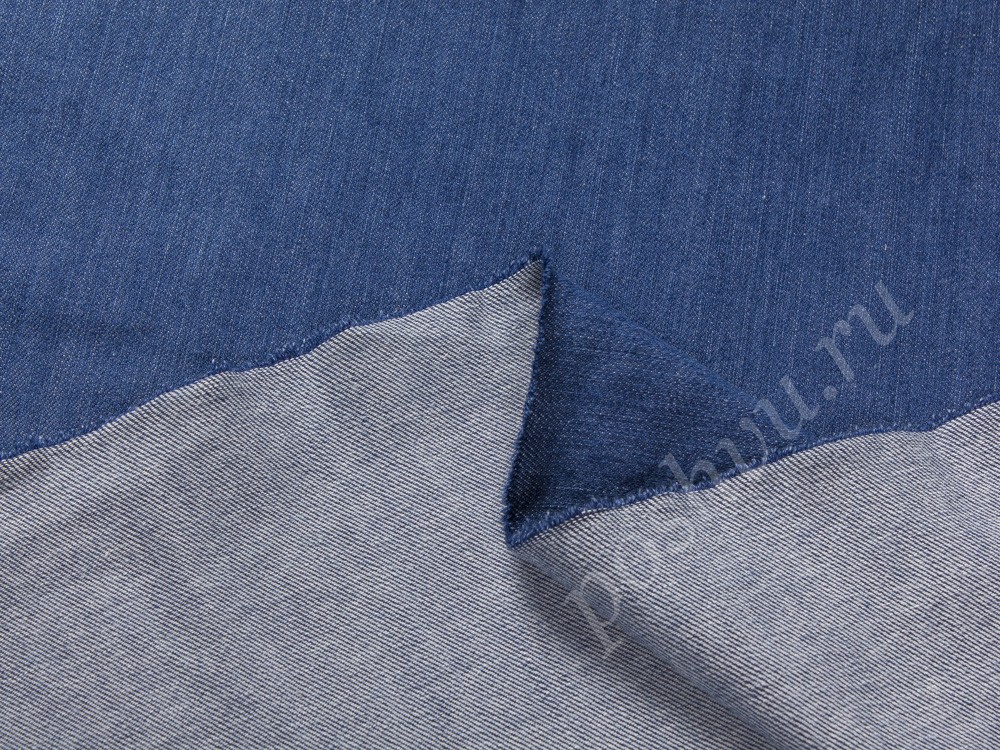 Джинса Armani, цвет - темно-синий